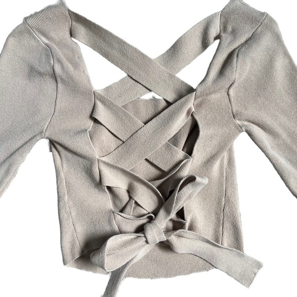 LE LIS TAN LONG SLEEVE LACE UP OPEN BACK CROPPED TOP WITH SQUARE NECK SIZE SMALL - Picture 3 of 10